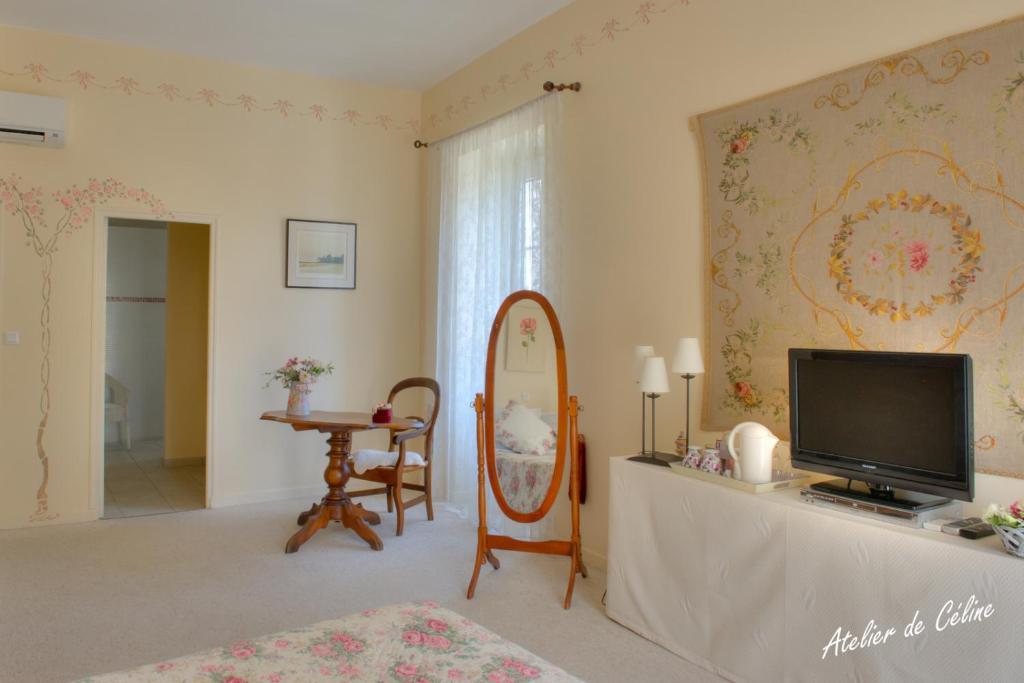 Le Castel Du Mont Boise Hotel Montboucher-sur-Jabron ภายนอก รูปภาพ