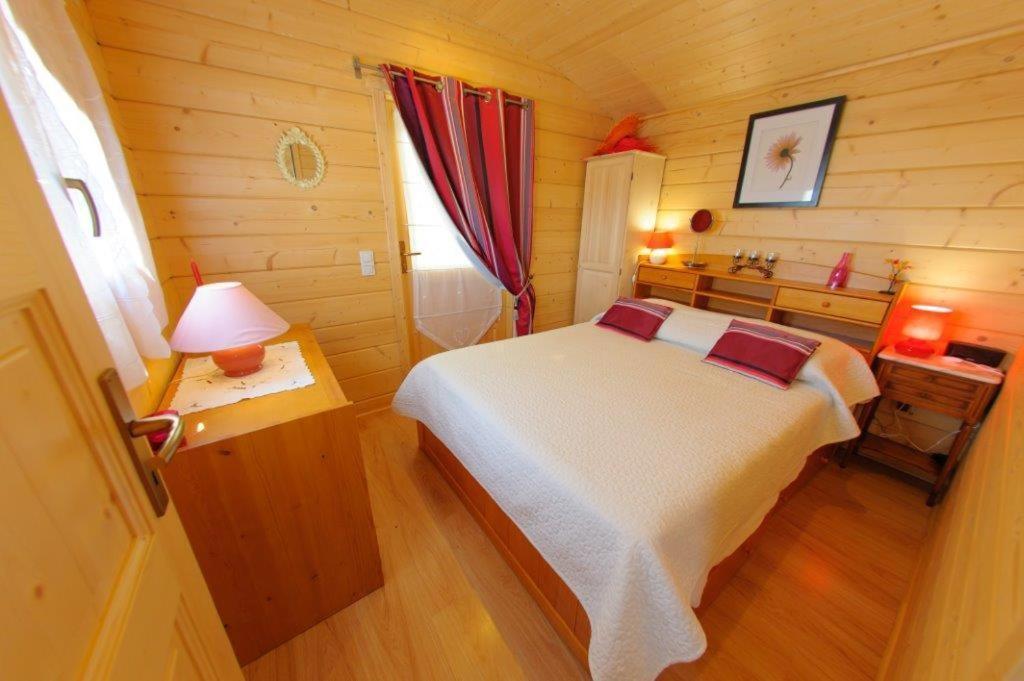 Le Castel Du Mont Boise Hotel Montboucher-sur-Jabron ภายนอก รูปภาพ